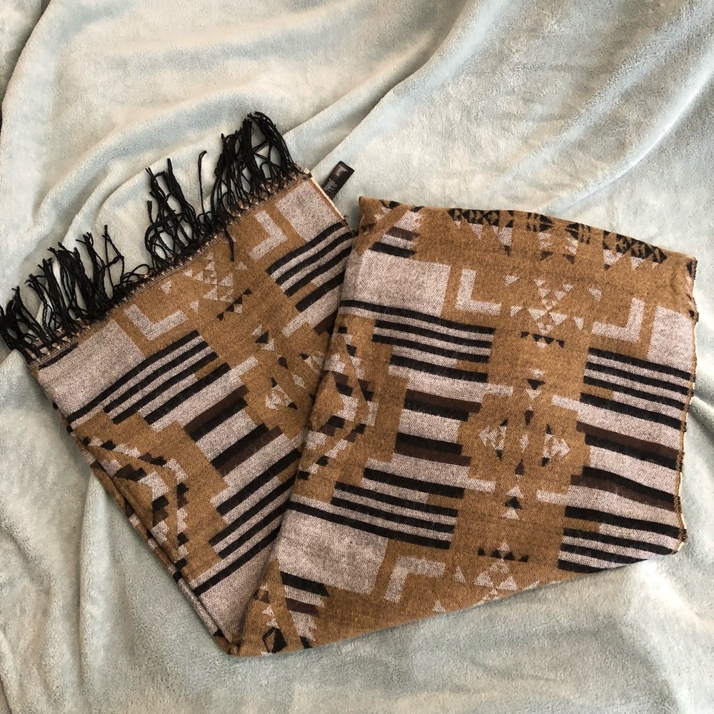 [H&M] Tribal Blanket Scarf
